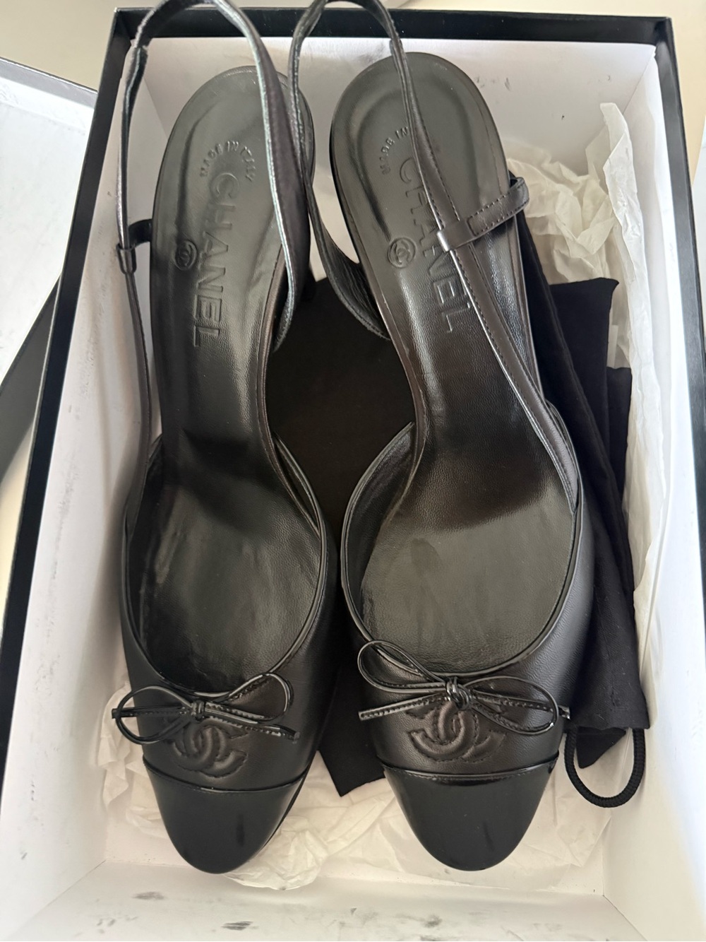 Vintage Chanel Black Bow Cap Toe Slingback Leather Ballet Pumps